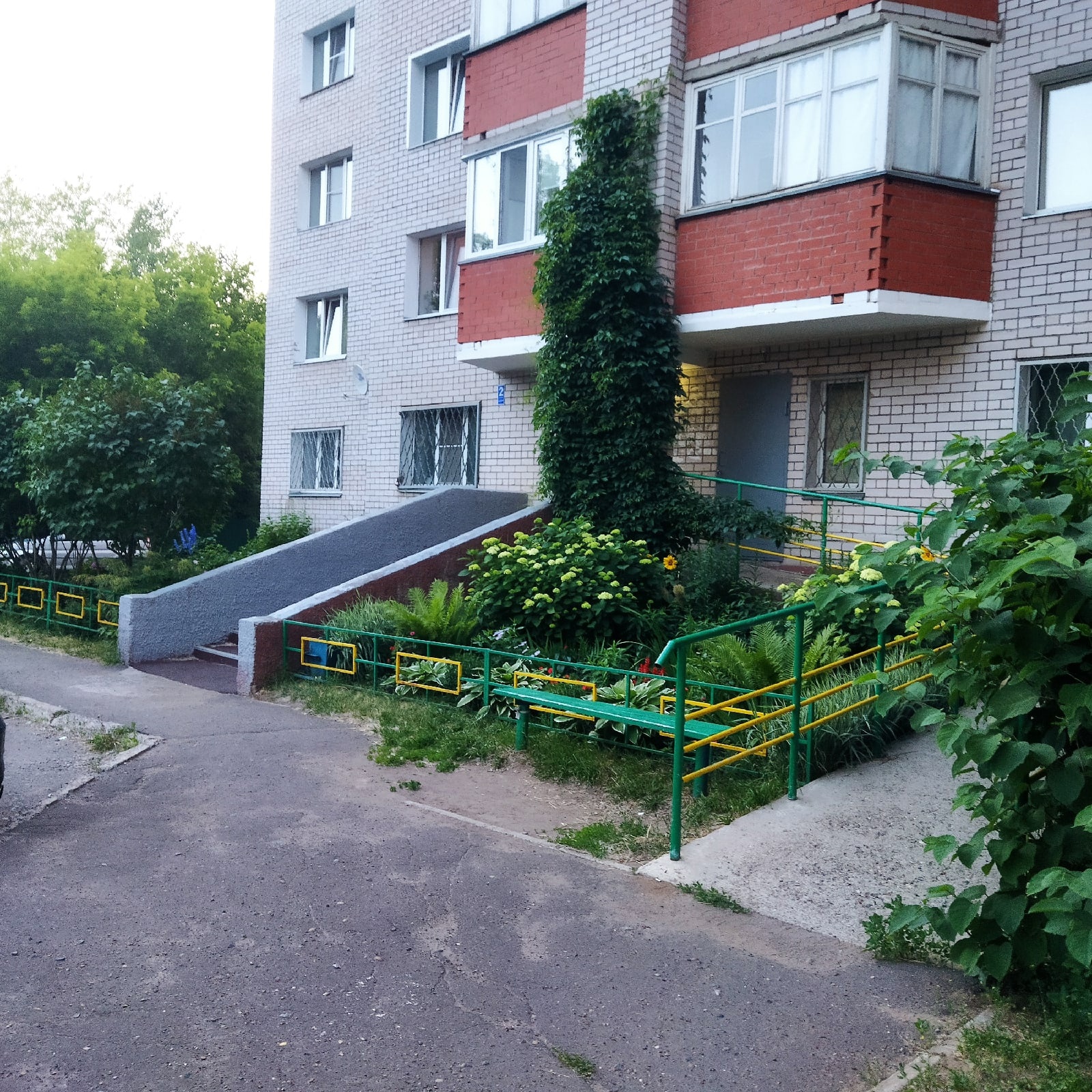 Застекленные балконы под запретом: заставят снять и не разрешат сделать заново