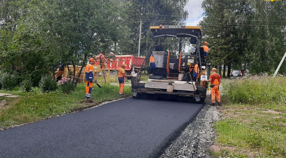 В Кирово-Чепецком районе ремонтируют два участка дороги