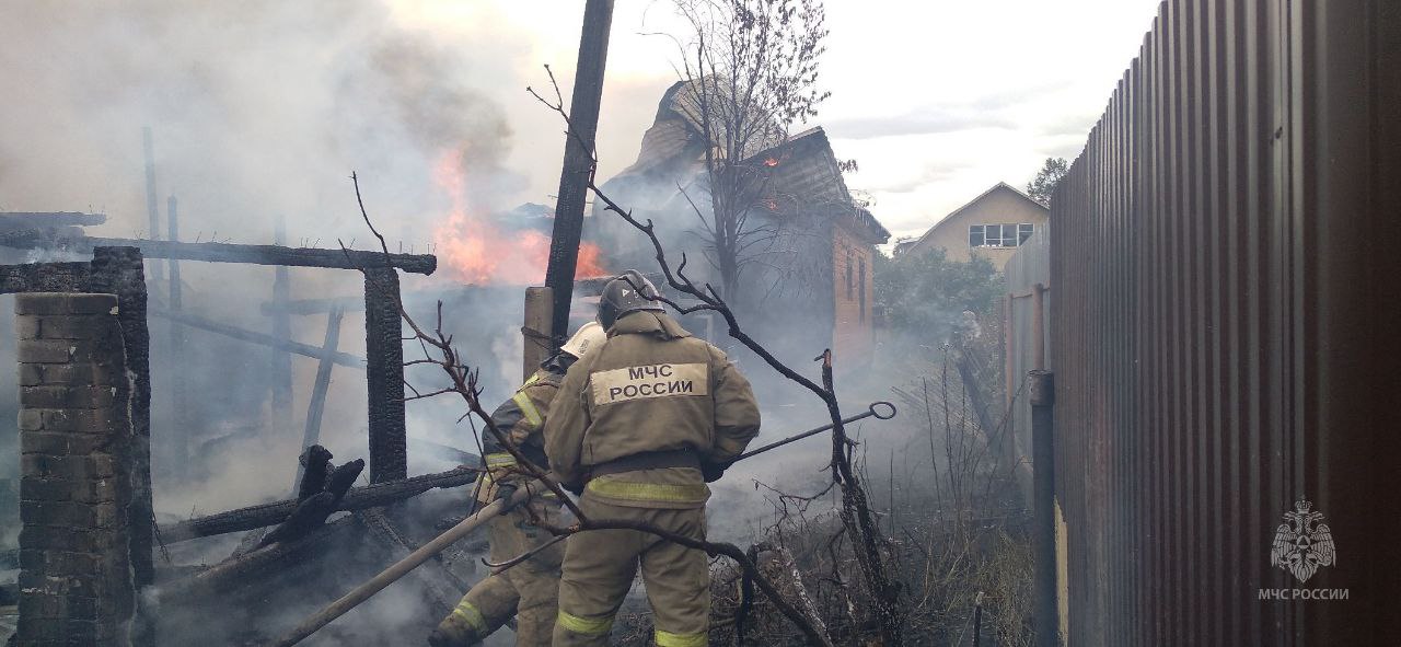 В Кирово-Чепецком районе тушили пожар в садовом товариществе Урожай