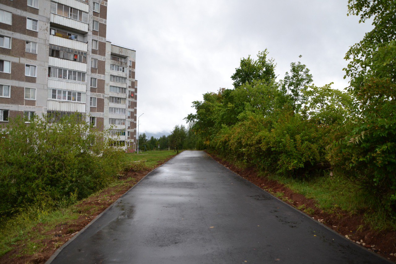 В Кирово-Чепецке завершился ремонт тротуара на улице Победы