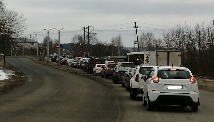 В Нововятском районе Кирова ограничат движение через железнодорожный переезд