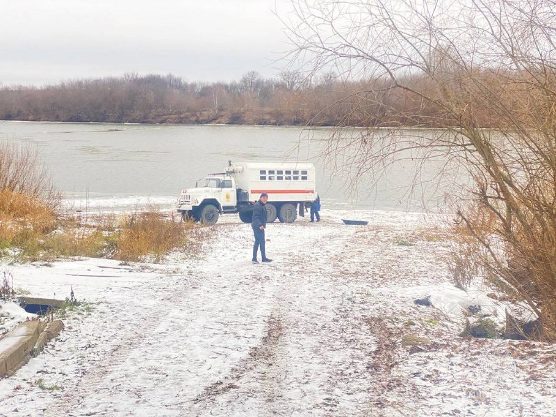 В Кирово-Чепецке продолжают искать девочку, провалившуюся под лед реки Вятки