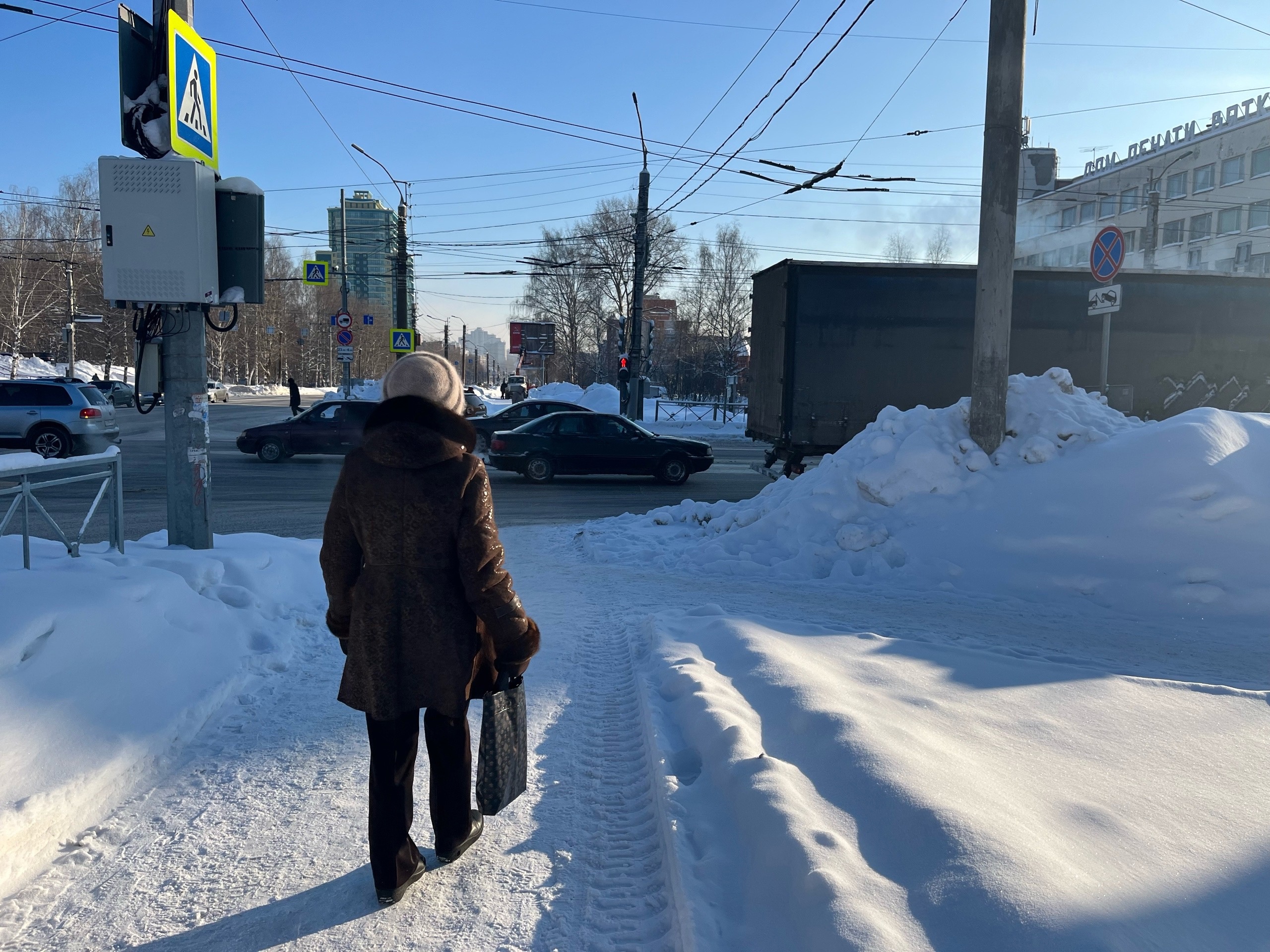 "Пора делиться": пенсионерам, живущим в квартире в одиночестве, сделали большой "сюрприз"