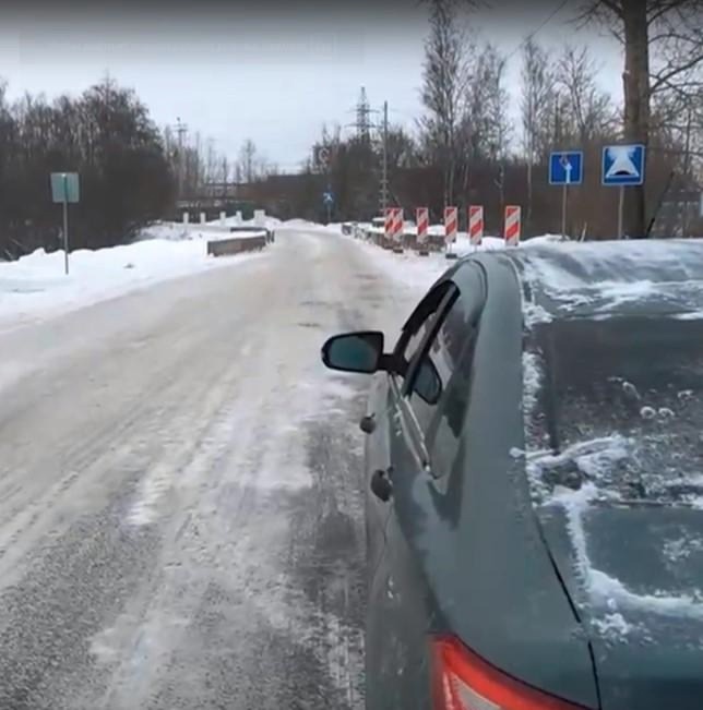 В районе моста через Елховку ремонтируют светофор