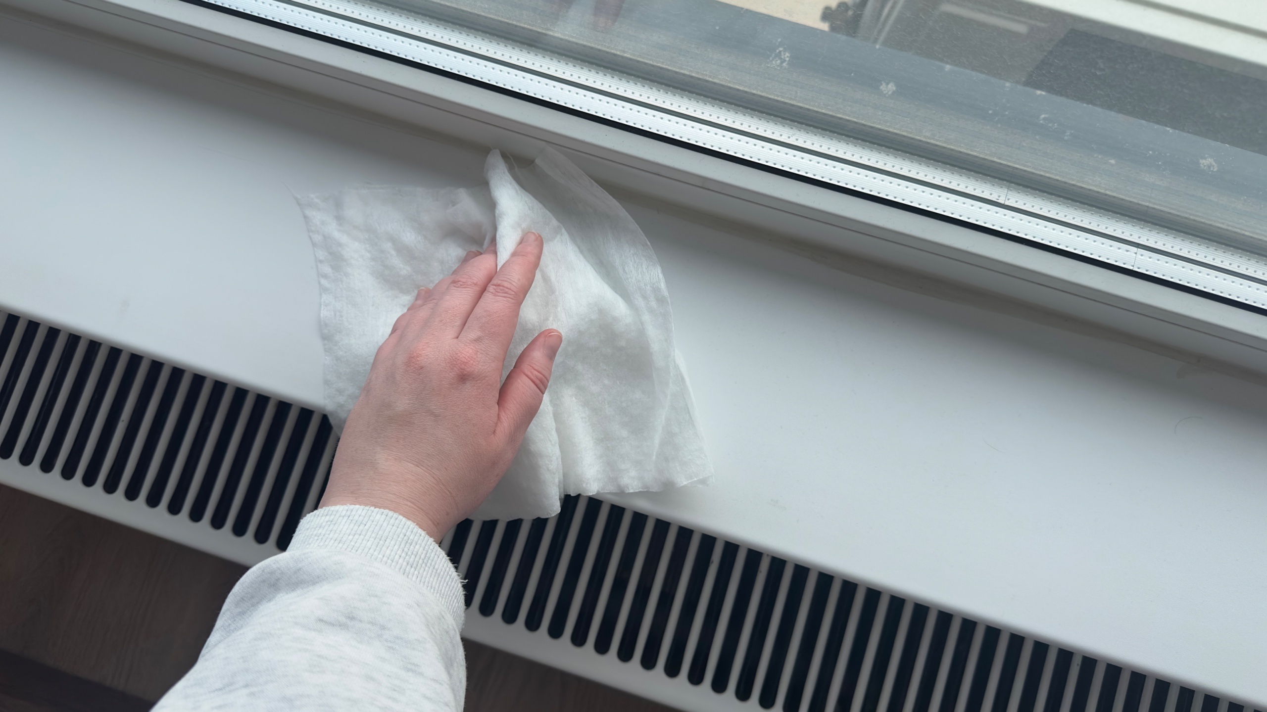 Делаю тряпку от пыли на основе кондиционера: в доме чисто неделями